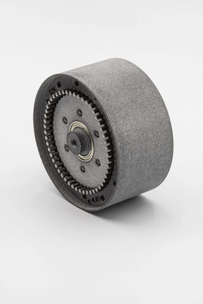 Precise mechanical assembly by Spes3D – MJF 3D print from PA12 polyamide integrated with ball bearings.
