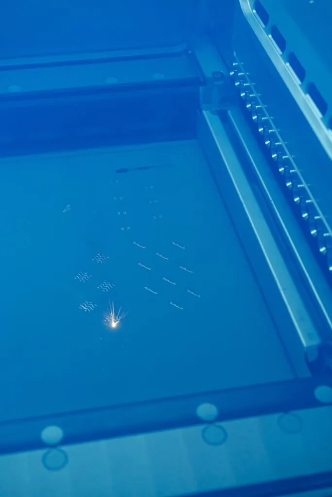 LPBF metal 3D printing process – laser melting of powder layers at Spes3D.